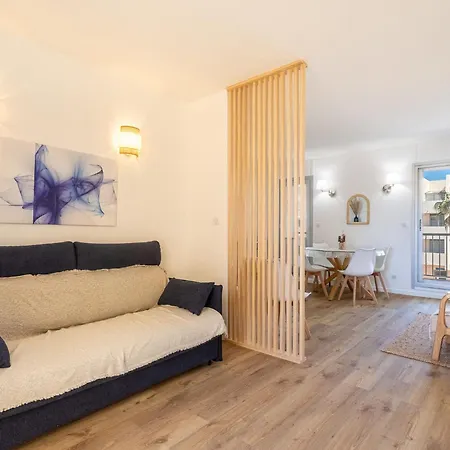 아파트 Le Port De Bormes-6 By Interhome